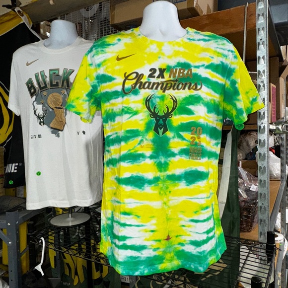 NEW *Handmade* Men’s Nike MILWAUKEE BUCKS NBA Basketball Custom Tie-Dye Shirt XL - Picture 2 of 6